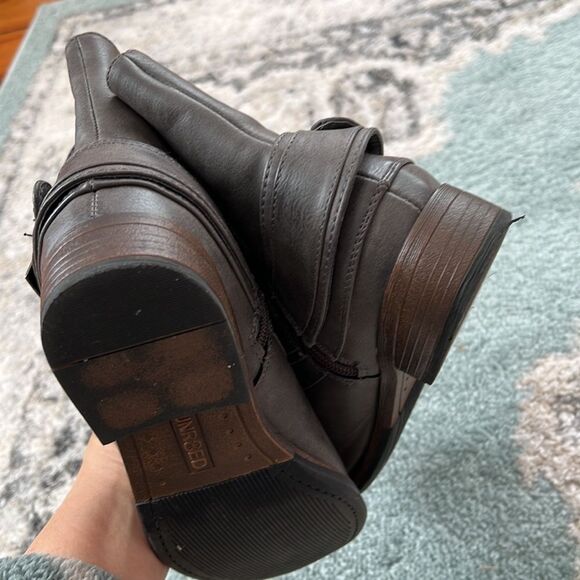 UnR8ted Sz 8.5 Grey Buckle Ankle Booties - Picture 8 of 8